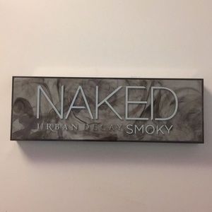 Urban Decay Naked Smoky Palette